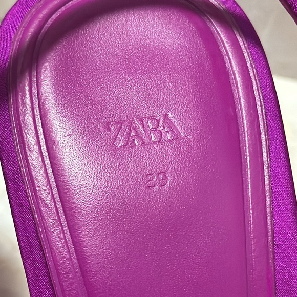 Fuchsia sling back heels with feathers by Zara - Picture 5 of 10